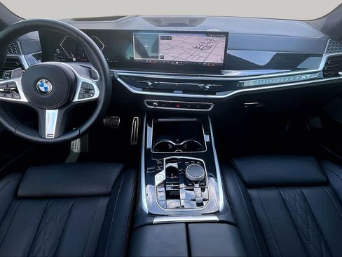 Used 2026 BMW X7 xDrive40i w/ M Sport Package AWD/4WD image 14