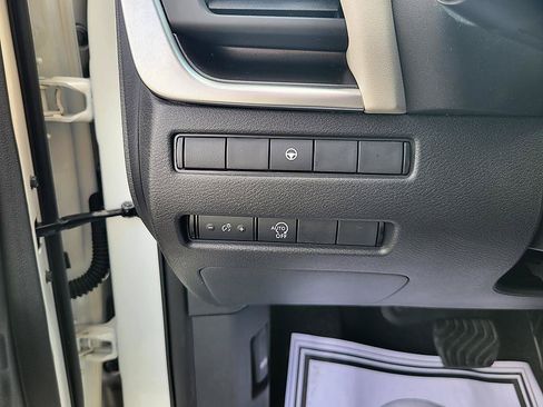 Used 2023 Nissan Rogue SV FWD image 23