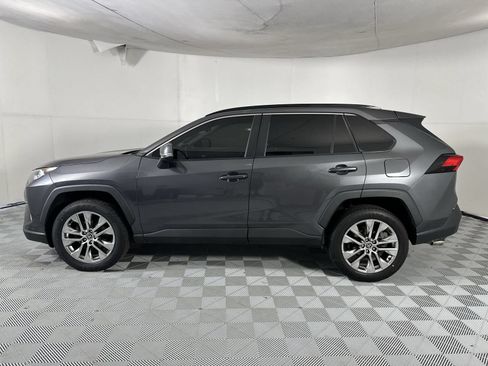 Used 2021 Toyota RAV4 XLE Premium FWD image 5