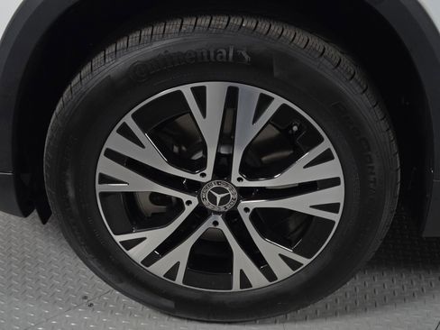 Used 2025 Mercedes-Benz GLA 250 image 9