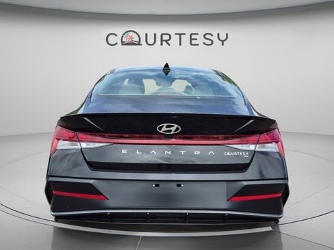 New 2026 Hyundai Elantra SEL Sport Premium FWD image 4