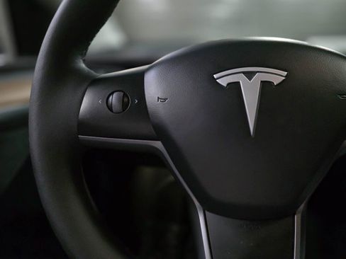 Used 2024 Tesla Model Y Long Range image 20