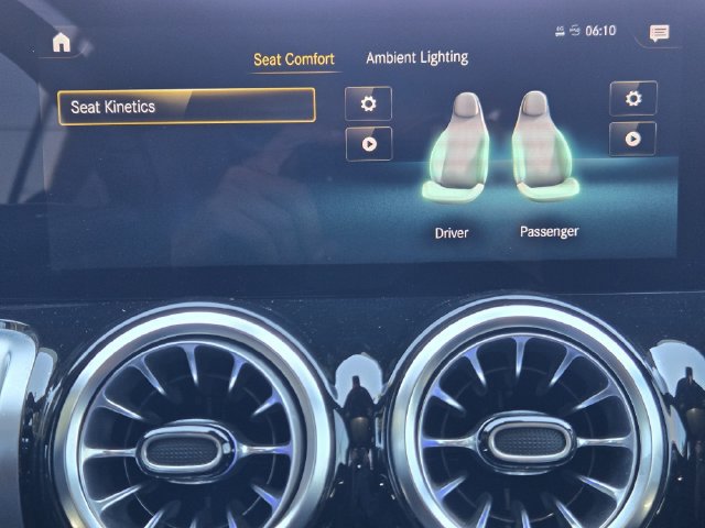 Used 2023 Mercedes-Benz GLB 250 w/ AMG Line image 12