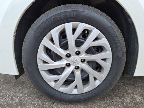 Used 2017 Toyota Corolla LE image 7