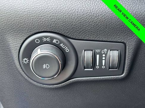 Used 2023 Jeep Compass Limited AWD/4WD image 11