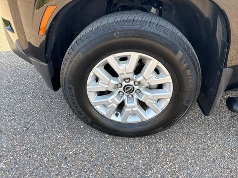 Certified 2024 Nissan Frontier SV w/ SV Convenience Package RWD image 27