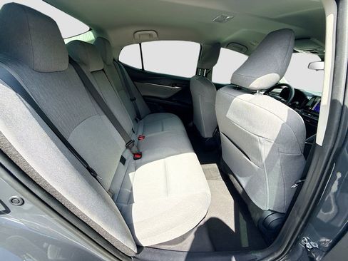 Used 2025 Toyota Camry LE image 28