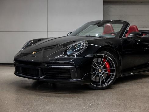 Used 2021 Porsche 911 Turbo image 19