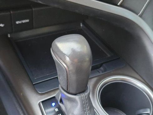 Certified 2021 Toyota Camry SE FWD image 11