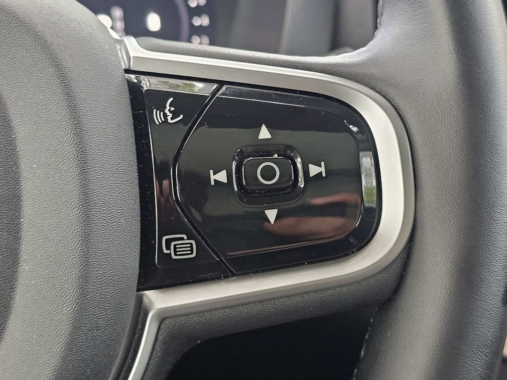 Certified 2026 Volvo XC60 B5 Plus AWD/4WD image 25