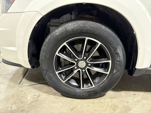 Used 2017 Dodge Journey SE w/ Flexible Seating Group FWD image 26