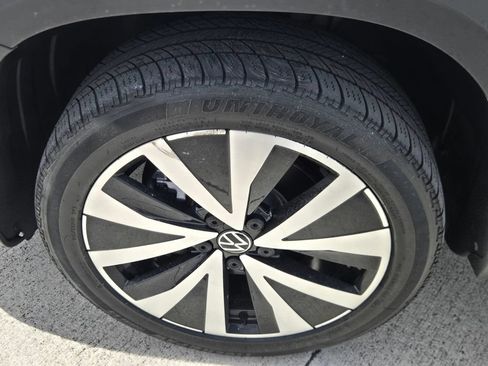 Used 2022 Volkswagen Taos SE FWD image 10