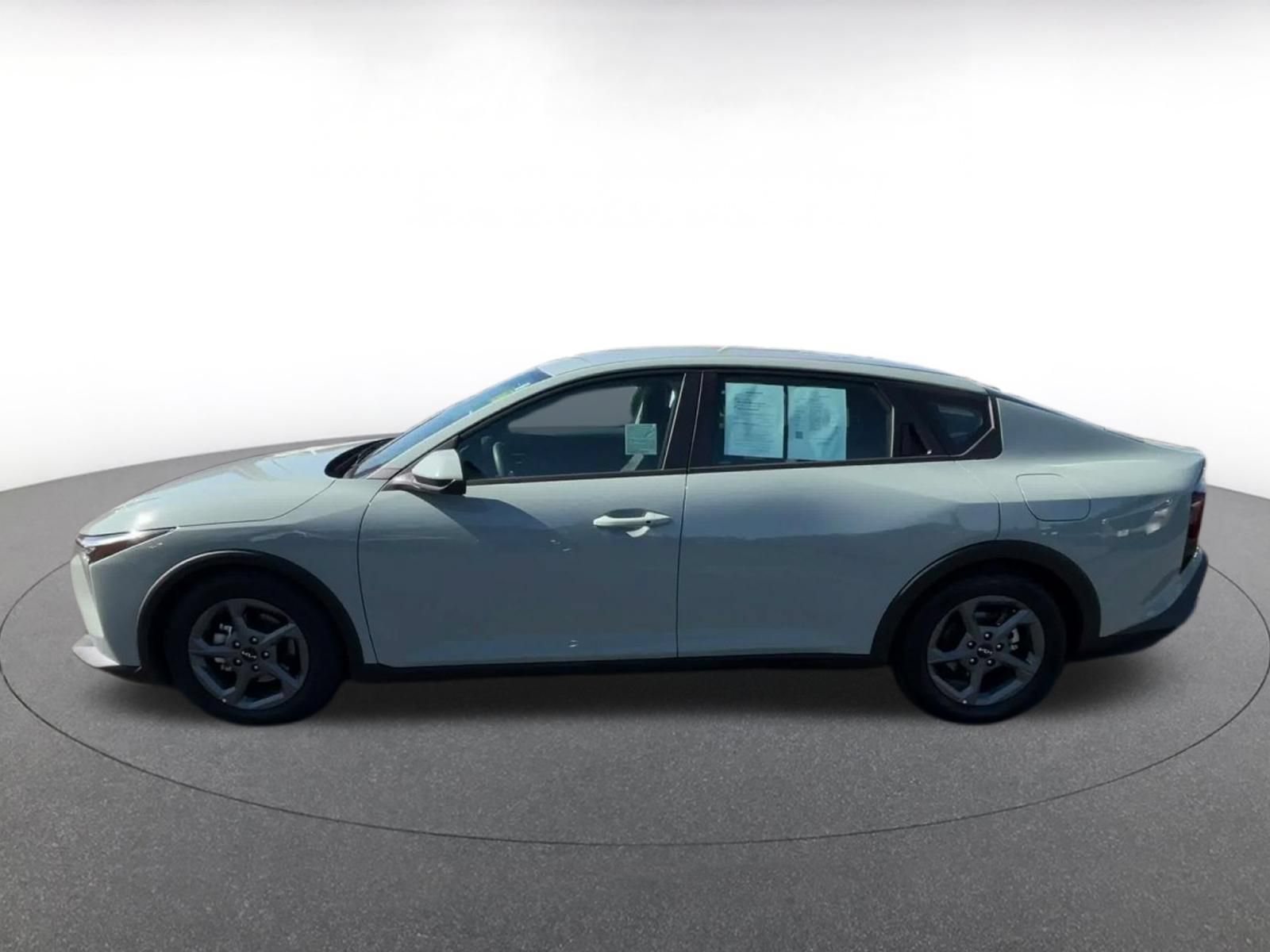 Used 2025 Kia K4 FWD image 8