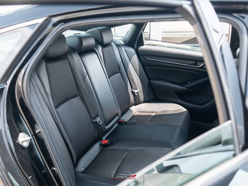 Used 2019 Honda Accord Sport image 18