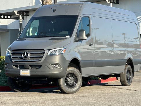 New 2025 Mercedes-Benz Sprinter 2500 image 2