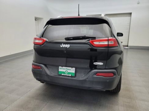 Used 2018 Jeep Cherokee Latitude Plus FWD image 7
