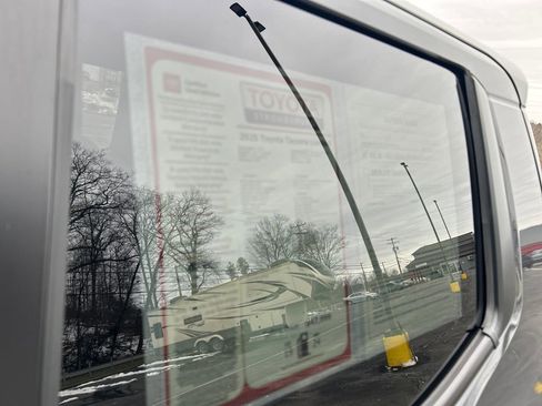 Certified 2025 Toyota Tacoma Limited image 29