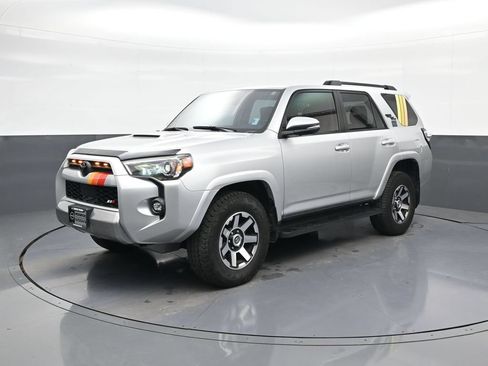 Used 2021 Toyota 4Runner TRD Off-Road Premium AWD/4WD image 3