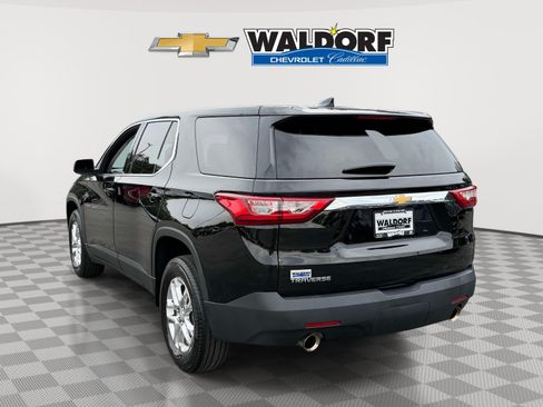 Used 2021 Chevrolet Traverse LS FWD image 4