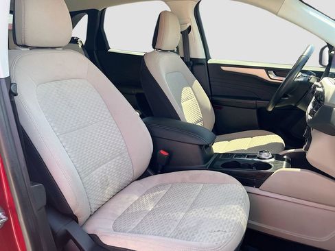 Used 2021 Ford Escape SE w/ SE Sport Appearance Package image 28