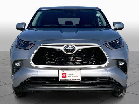 Certified 2024 Toyota Highlander LE image 4