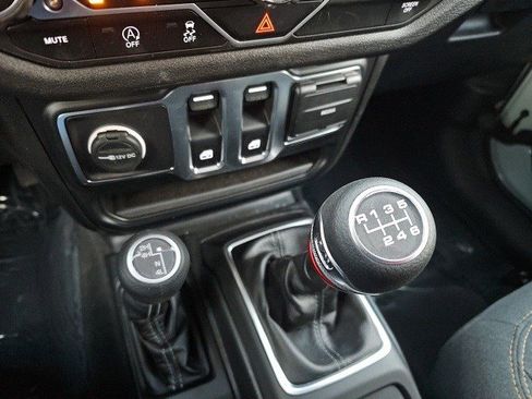 Used 2024 Jeep Wrangler Sport S image 22