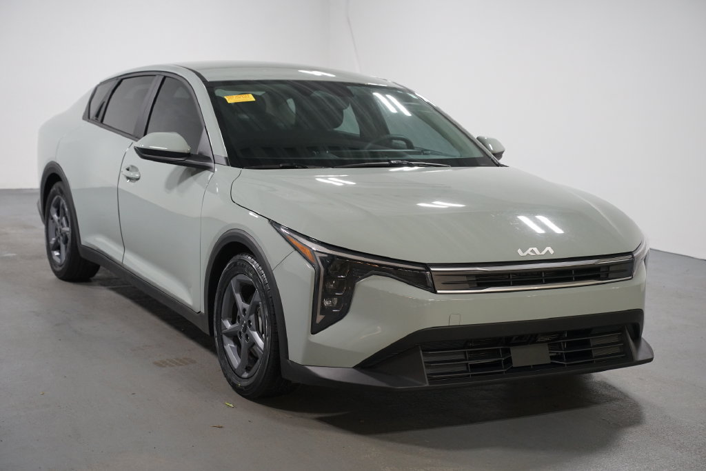 Used 2026 Kia K4 FWD image 3