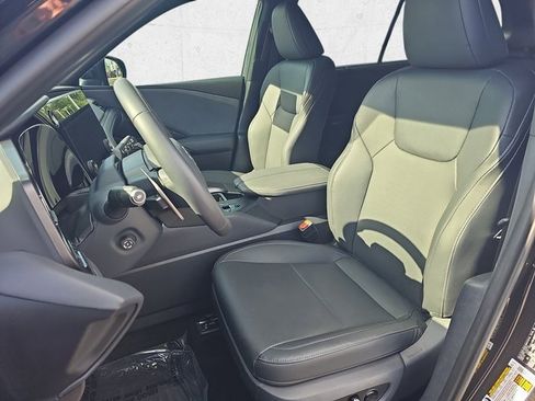 Used 2025 Lexus TX 350 350 Premium image 18