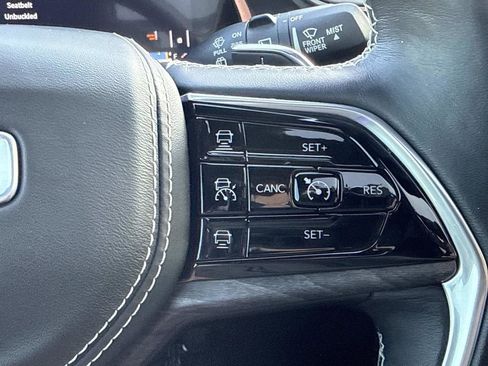 Used 2021 Jeep Grand Cherokee L Overland w/ Luxury Tech Group IV AWD/4WD image 20