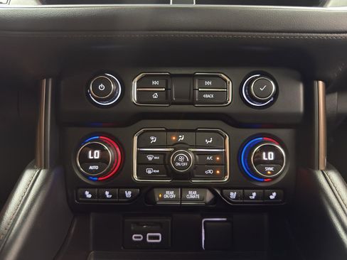 Used 2021 Chevrolet Suburban High Country AWD/4WD image 24