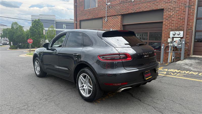 Used 2018 Porsche Macan AWD/4WD image 8