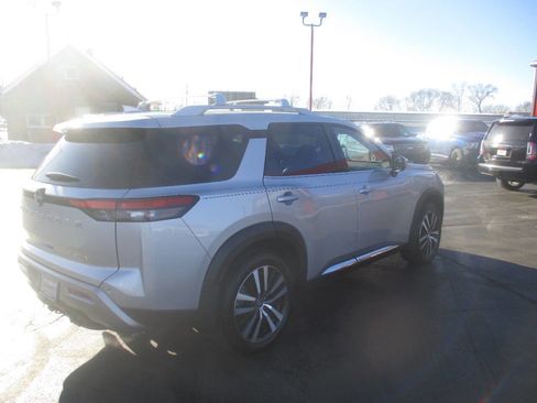 Used 2024 Nissan Pathfinder Platinum w/ Cargo Package image 5