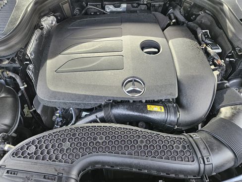 Certified 2022 Mercedes-Benz GLC 300 image 31
