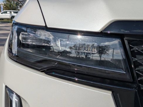 Used 2022 Cadillac Escalade ESV Sport w/ Touring Package image 10