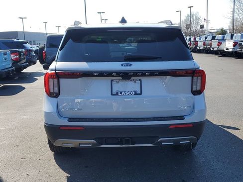 New 2026 Ford Explorer Active image 5