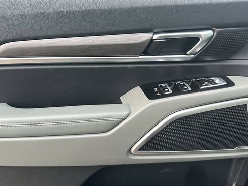 Used 2024 Kia Telluride EX X-Line image 16