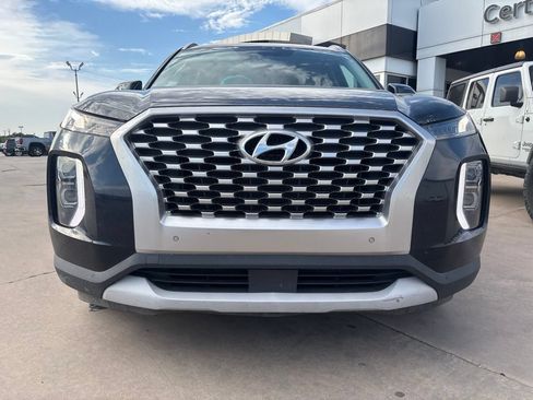 Used 2022 Hyundai Palisade SEL w/ Premium Package FWD image 2