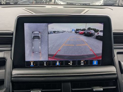 Used 2021 Chevrolet Suburban High Country RWD image 31