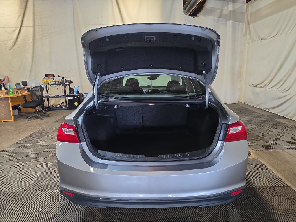 Used 2023 Chevrolet Malibu LT FWD image 19