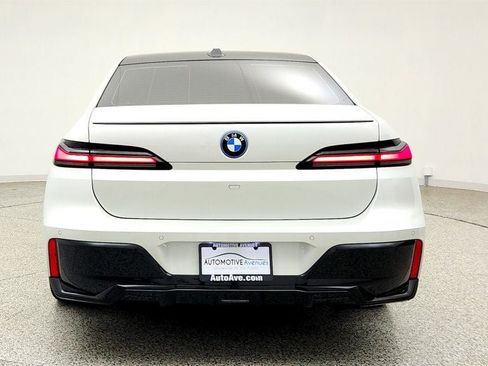 Used 2023 BMW i7 xDrive60 AWD/4WD image 6