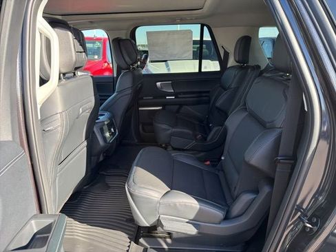 New 2026 Ford Expedition Max Platinum image 21