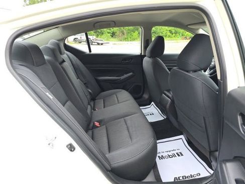 Used 2025 Nissan Altima 2.5 SV FWD image 28