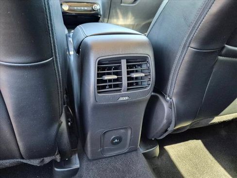 Used 2025 Ford Escape Platinum AWD/4WD image 17
