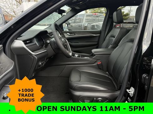 New 2025 Jeep Grand Cherokee Limited image 11