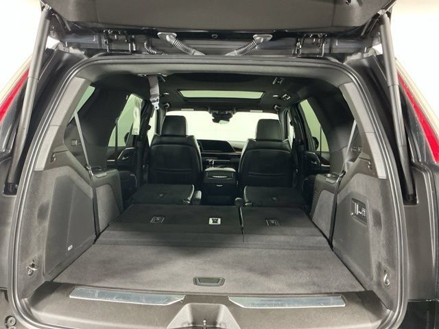 Used 2021 Cadillac Escalade Premium Luxury w/ Heavy-Duty Trailer Package AWD/4WD image 32