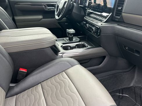 Used 2023 Chevrolet Silverado 1500 ZR2 w/ Technology Package image 15