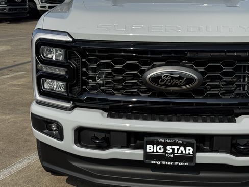 New 2026 Ford F250 Lariat w/ Black Appearance Package AWD/4WD image 6