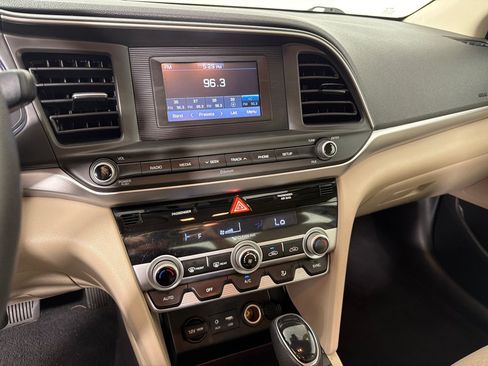 Used 2020 Hyundai Elantra SE w/ Cargo Package (C1) FWD image 14