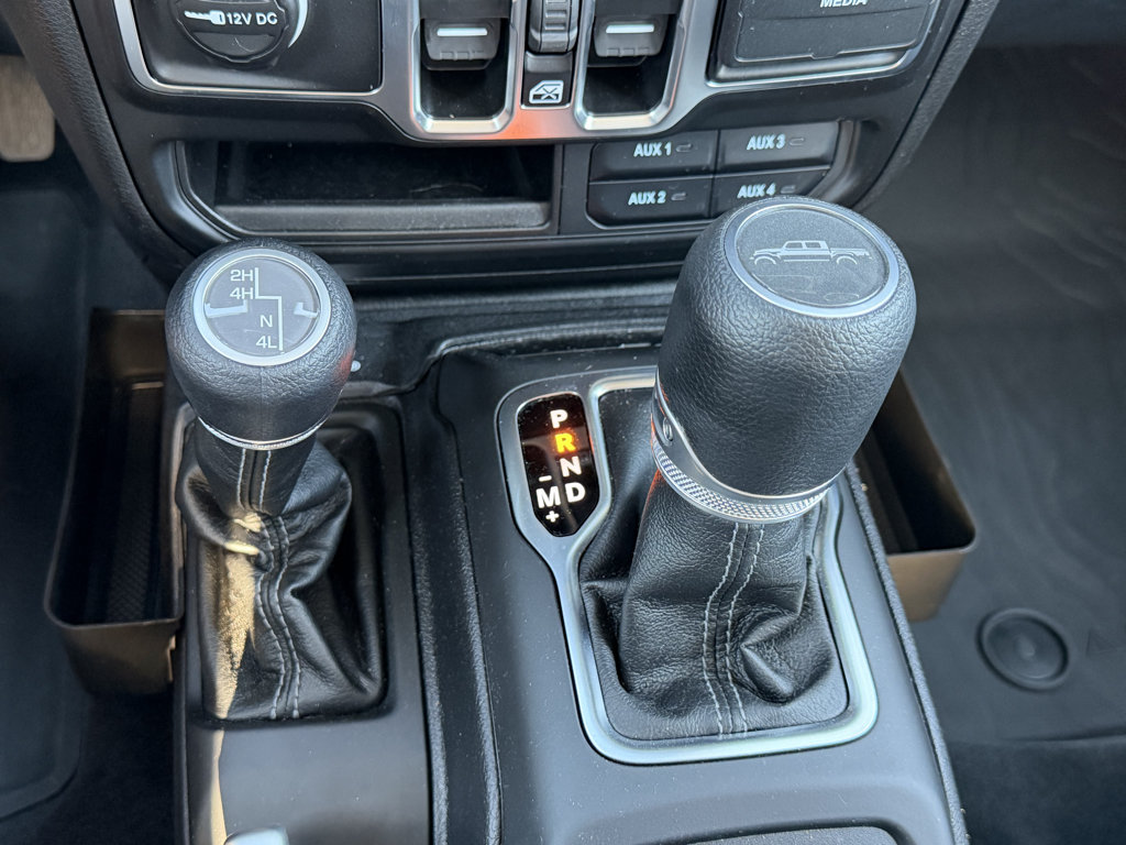 Used 2025 Jeep Gladiator Sport AWD/4WD image 14