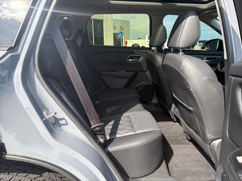 Used 2024 Nissan Rogue Platinum AWD/4WD image 9